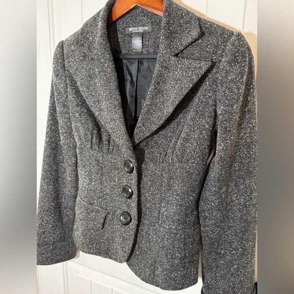 Bisou Bisou three button blazer - Picture 2 of 9